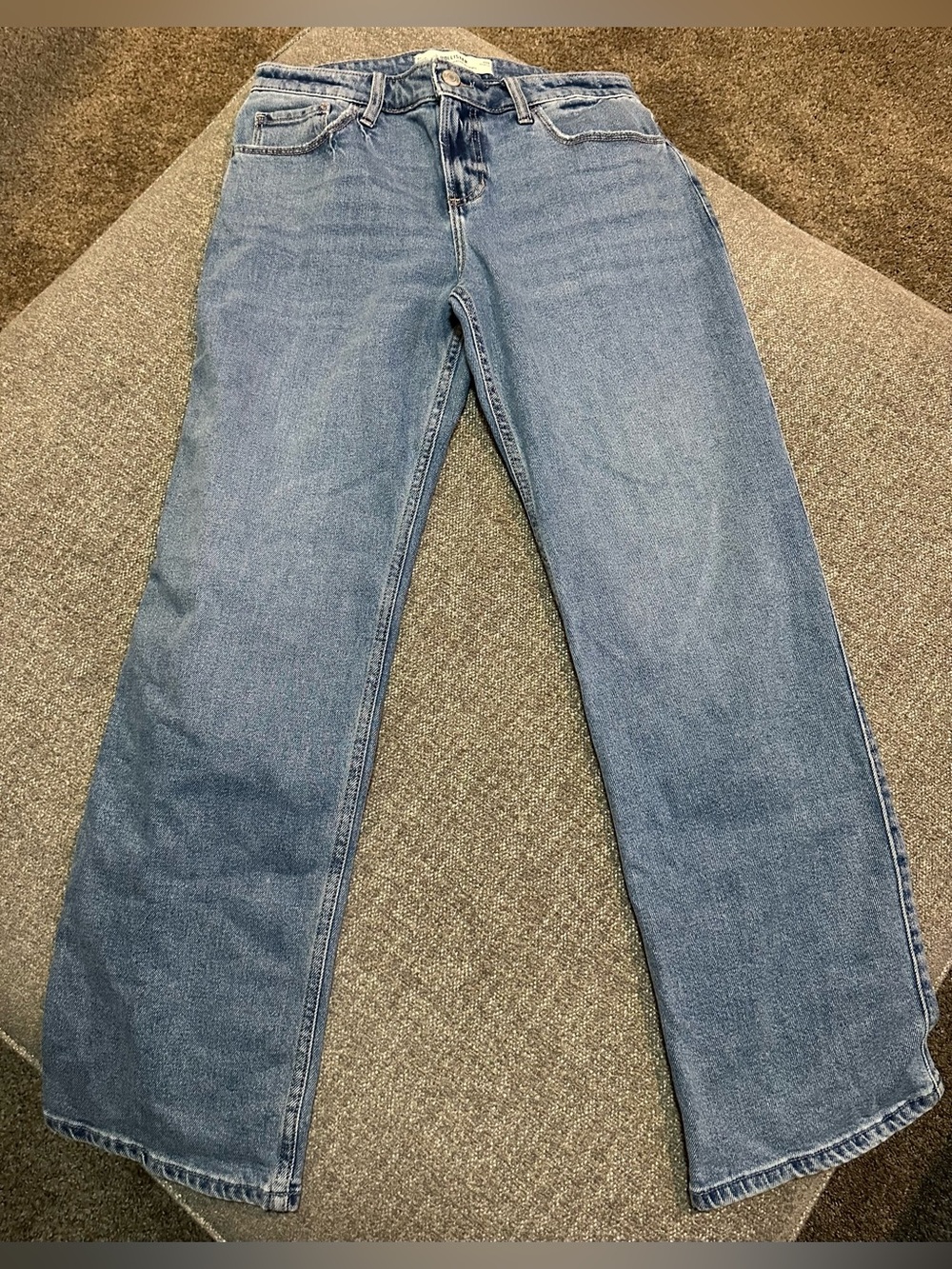 Hollister Low Rise Relaxed Straight Jeans Women’s Size 6 w28 Regular Pre-owned